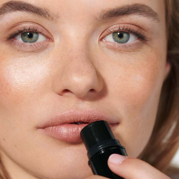 lip-to-cheek-04-gold-dr-hauschka-61-gram