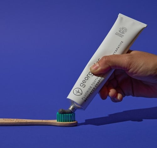 fluor-toothpaste-charcoal-georganics-75-ml